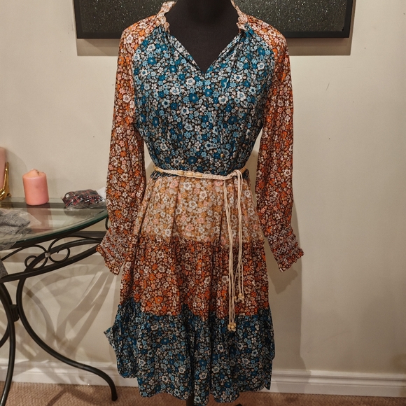 2/90 Tigerlily Takumi dress-0250 - Picture 5 of 17